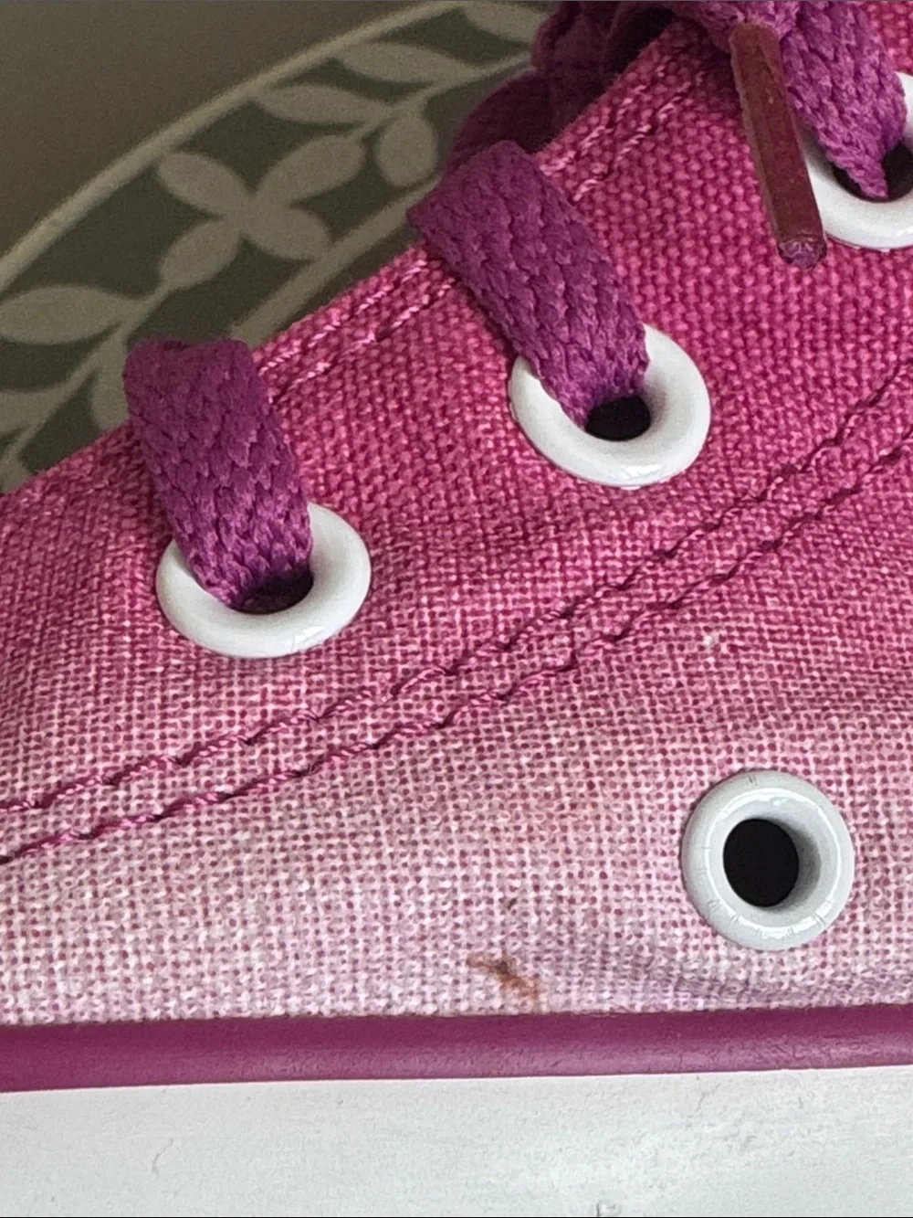 Converse Chuck Taylor High Top Sneakers - Pink Ombre Youth Sz 4